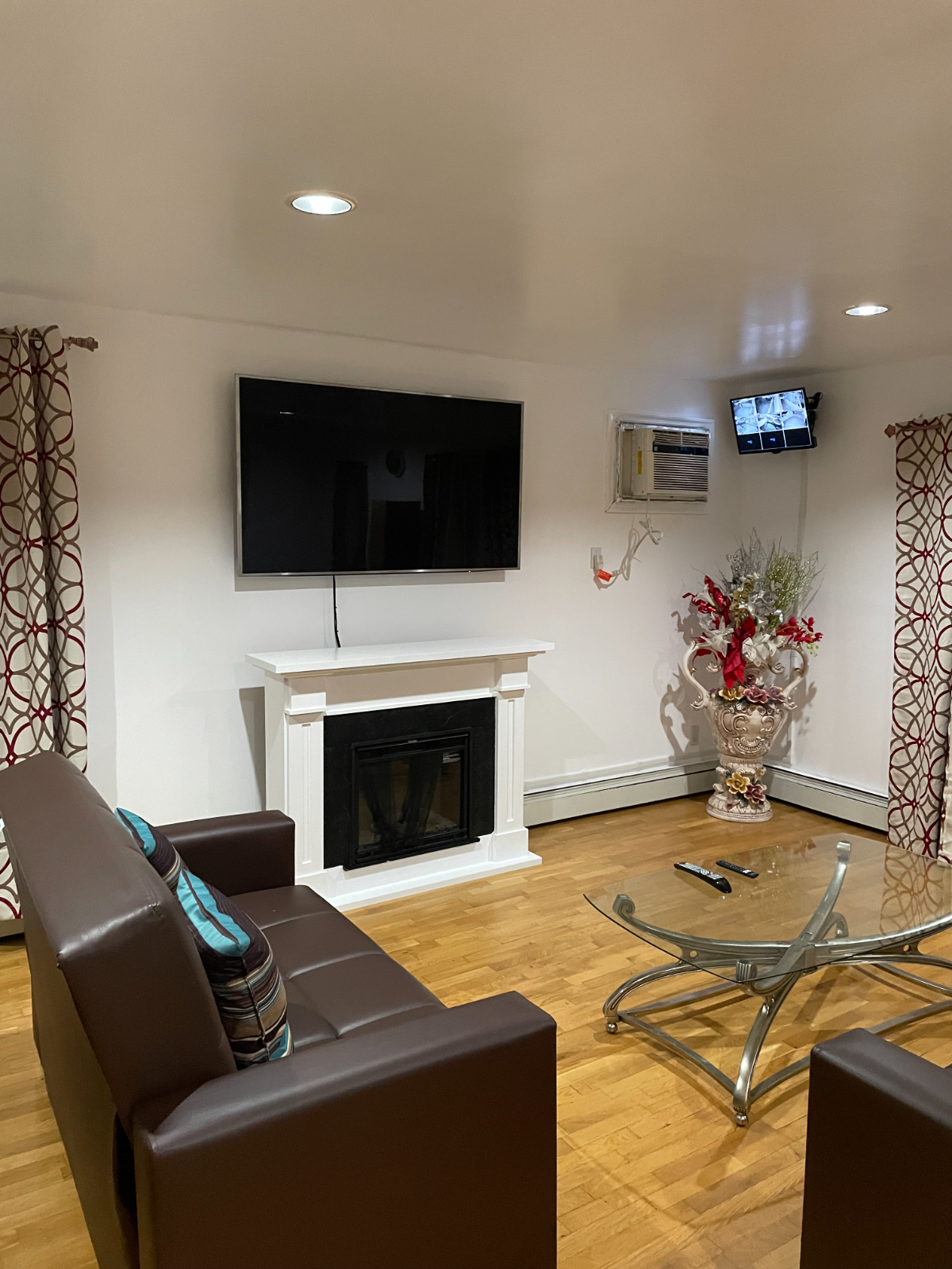 Dreamy 3 Bedrooms with Master / 2Baths - Photo 7