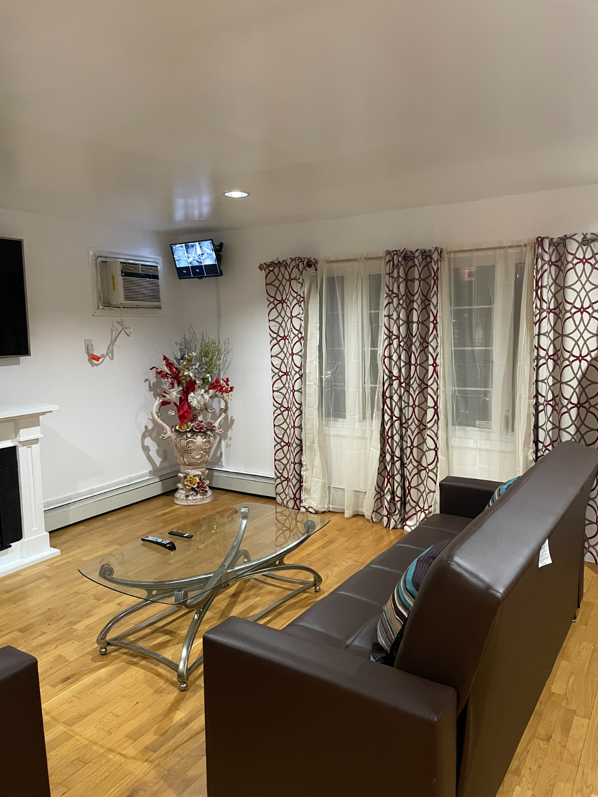 Dreamy 3 Bedrooms with Master / 2Baths - Photo 8