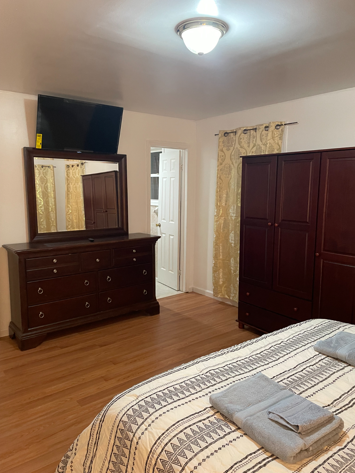 Dreamy 3 Bedrooms with Master / 2Baths - Photo 10
