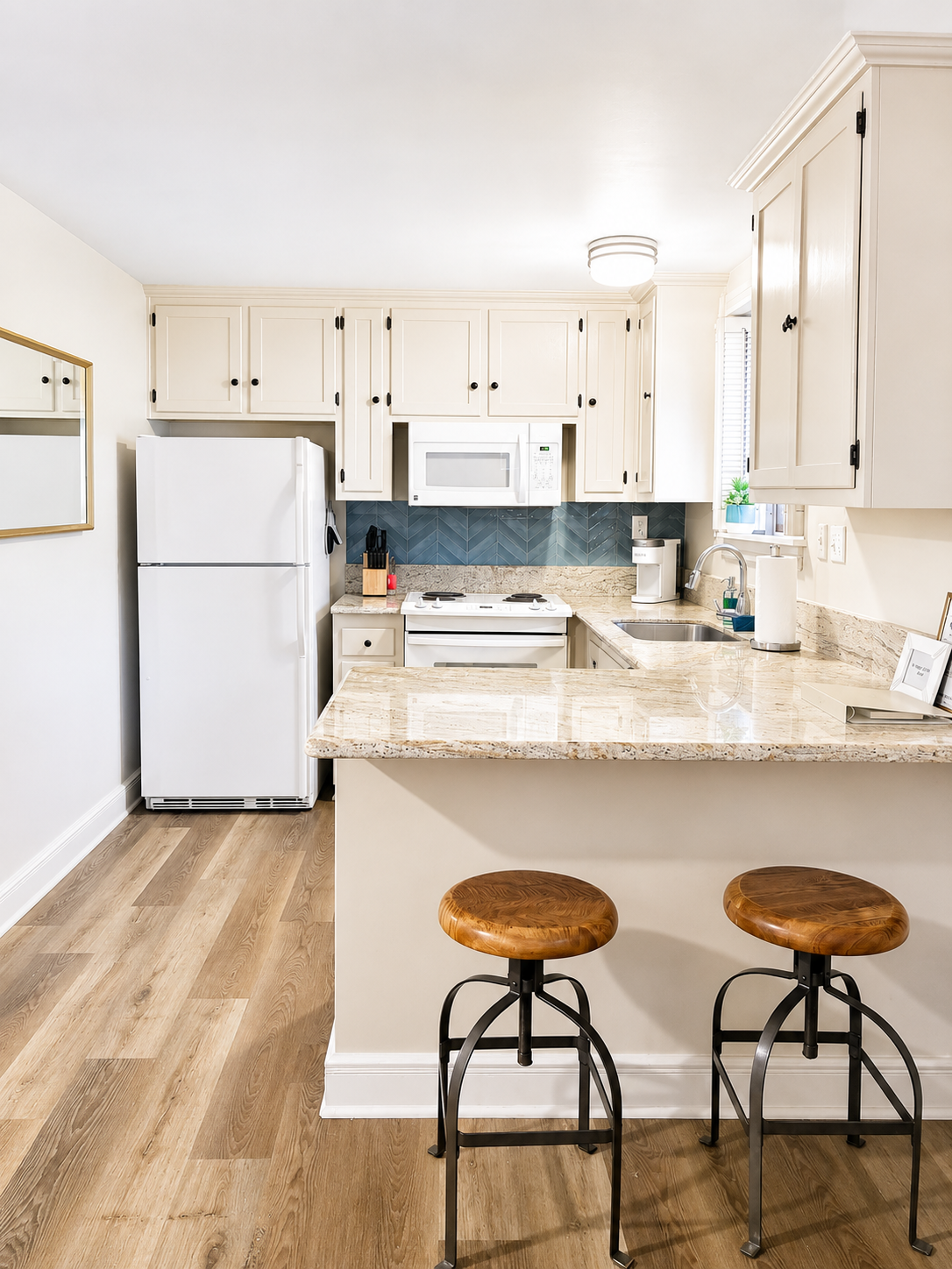 Luxury Midtown Flat-FREE parking, FREE utilities, fast WIFI, close to hospitals, walkable - Photo 6