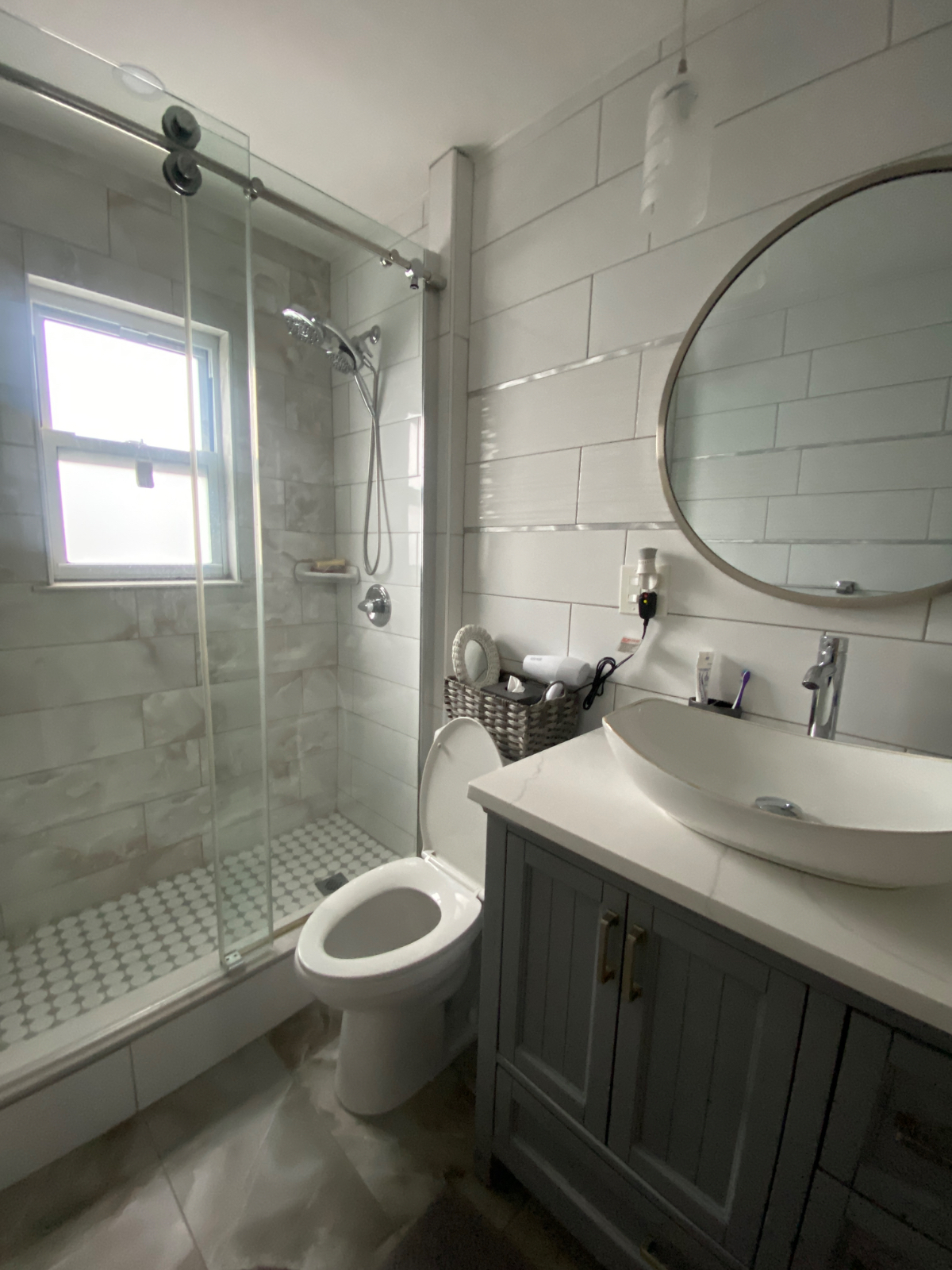 Premium 2 bedroom duplex apartment  near Brookdale Hospital - Photo 6