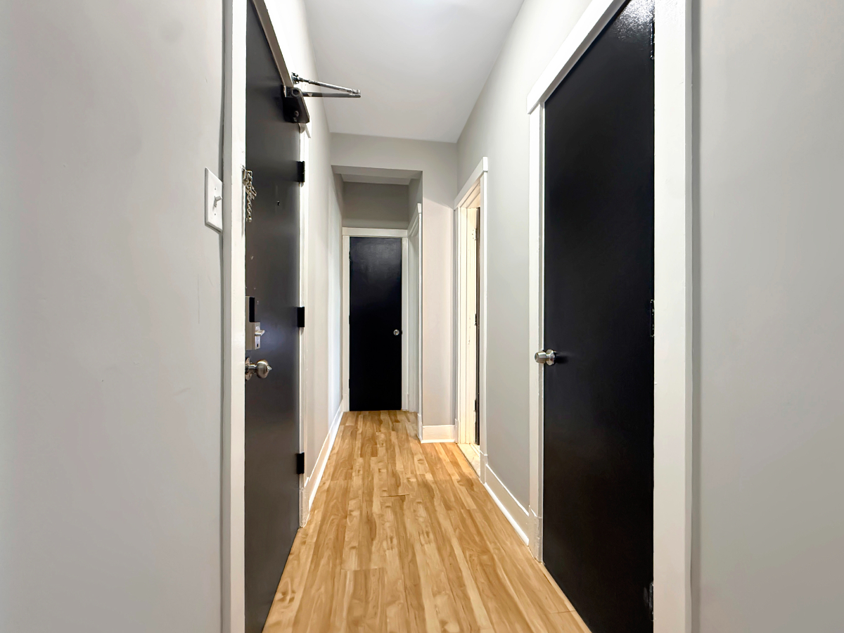 Renovated 1BR in Capitol Hill | 5-Min Walk to Metro | In-Unit Laundry - Photo 8