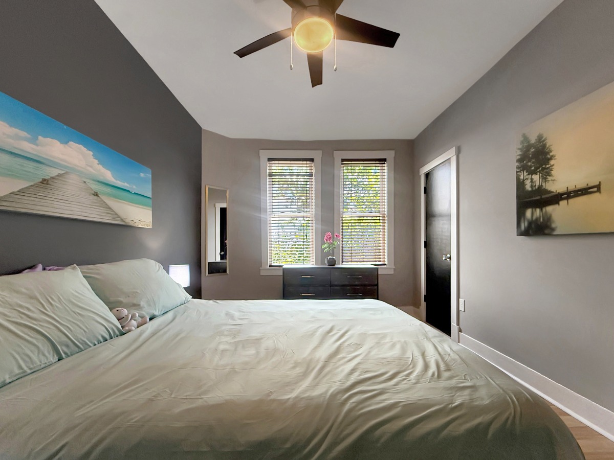 Renovated 1BR in Capitol Hill | 5-Min Walk to Metro | In-Unit Laundry - Photo 10