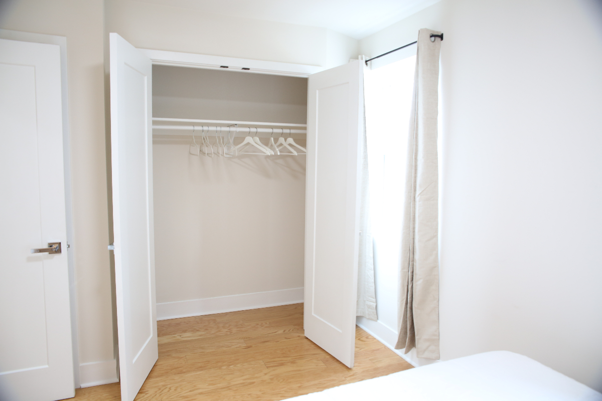 Architect-Renovated 2BR 2.5BA 3Bed Rowhouse | Corporate & Relocation Housing - Photo 11