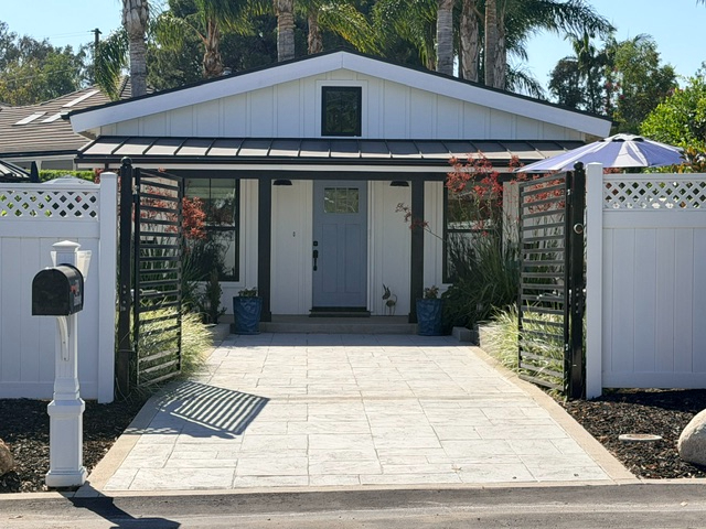 Furnished Modern 1 Bdrm Guest Home with Gated Parking & Utilities Included - Photo 3