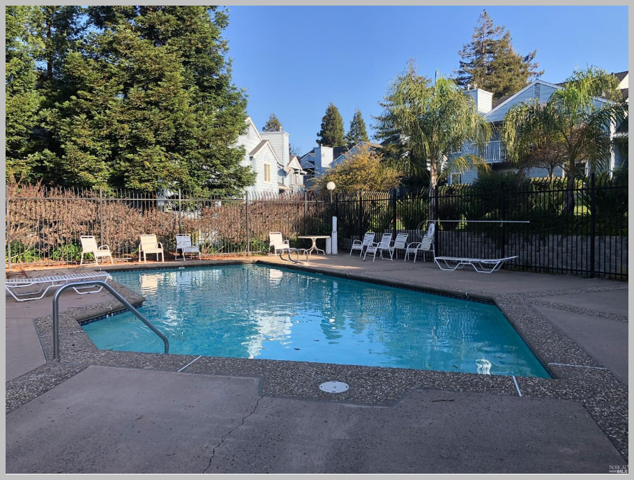 Stylish Condo Close To The Ferry & Major Transit Terminals - Photo 6