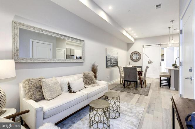 Modern DC Living at the Heart of the City - Walkable, Stylish & Perfect for Pros - Photo 3
