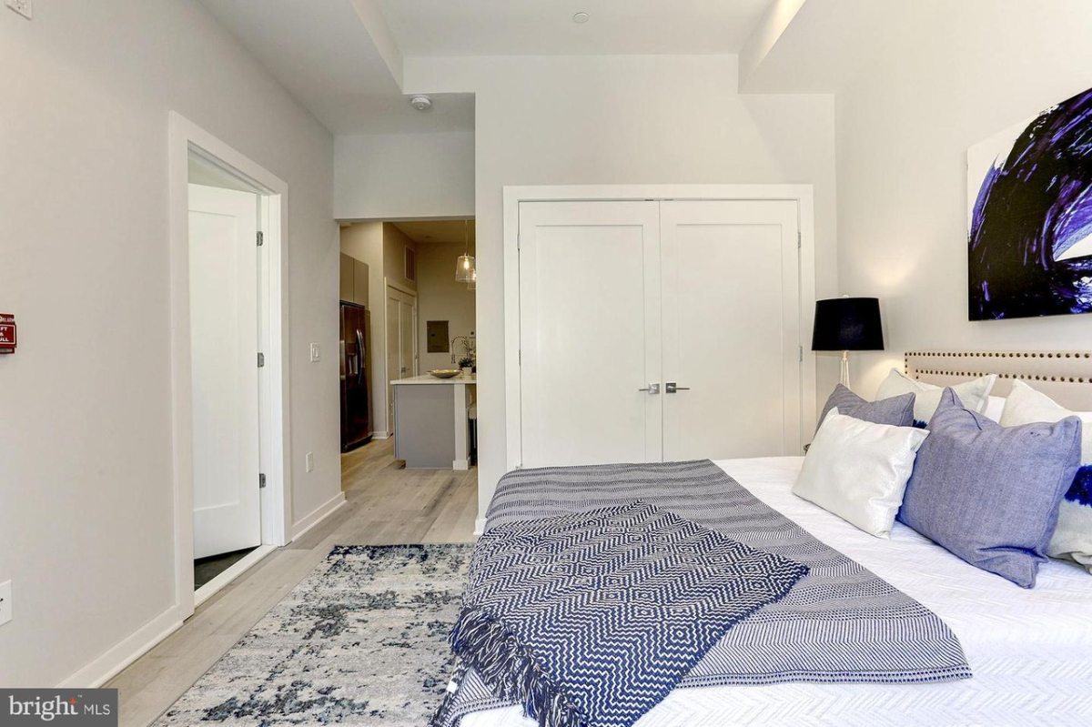 Modern DC Living at the Heart of the City - Walkable, Stylish & Perfect for Pros - Photo 7