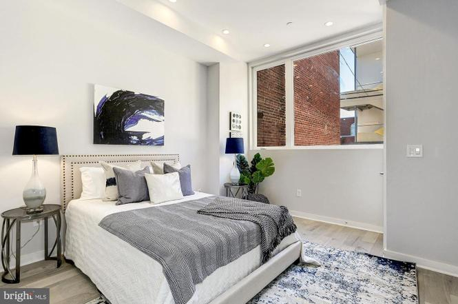 Modern DC Living at the Heart of the City - Walkable, Stylish & Perfect for Pros - Photo 9