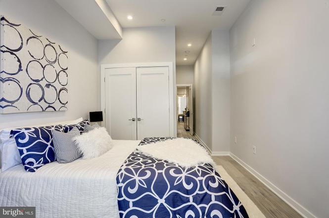 Modern DC Living at the Heart of the City - Walkable, Stylish & Perfect for Pros - Photo 11