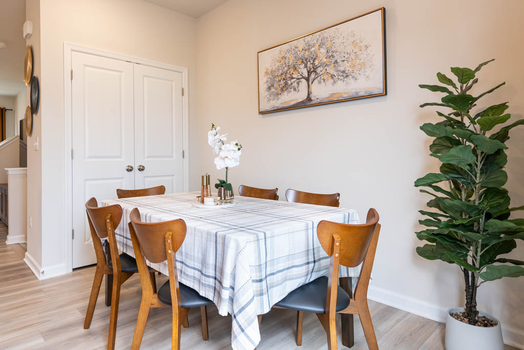 Fully Furnished Modern Townhome - Photo 5