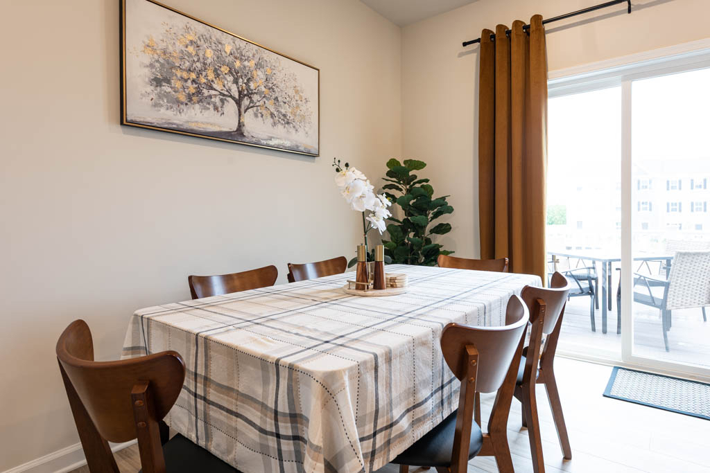 Fully Furnished Modern Townhome - Photo 6