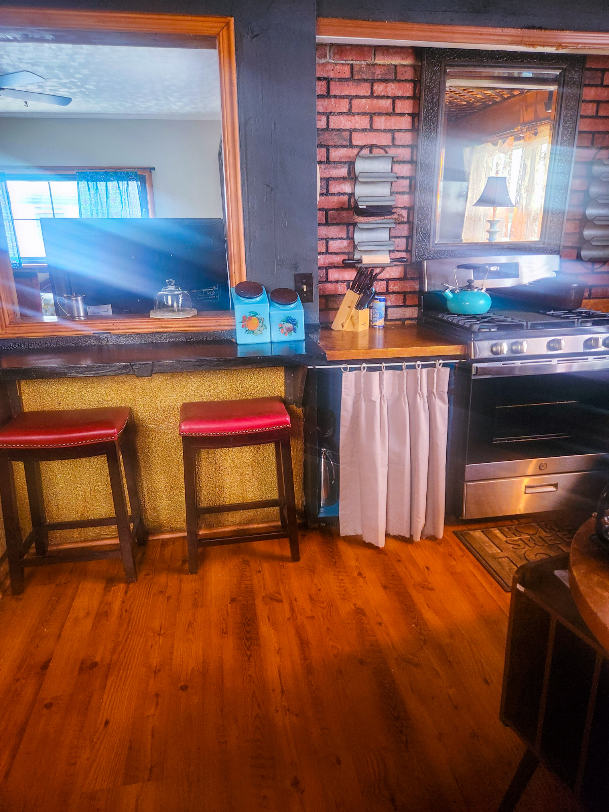 Fully Furnished House 2BR/2BA Walk 2 Hospital - Photo 4