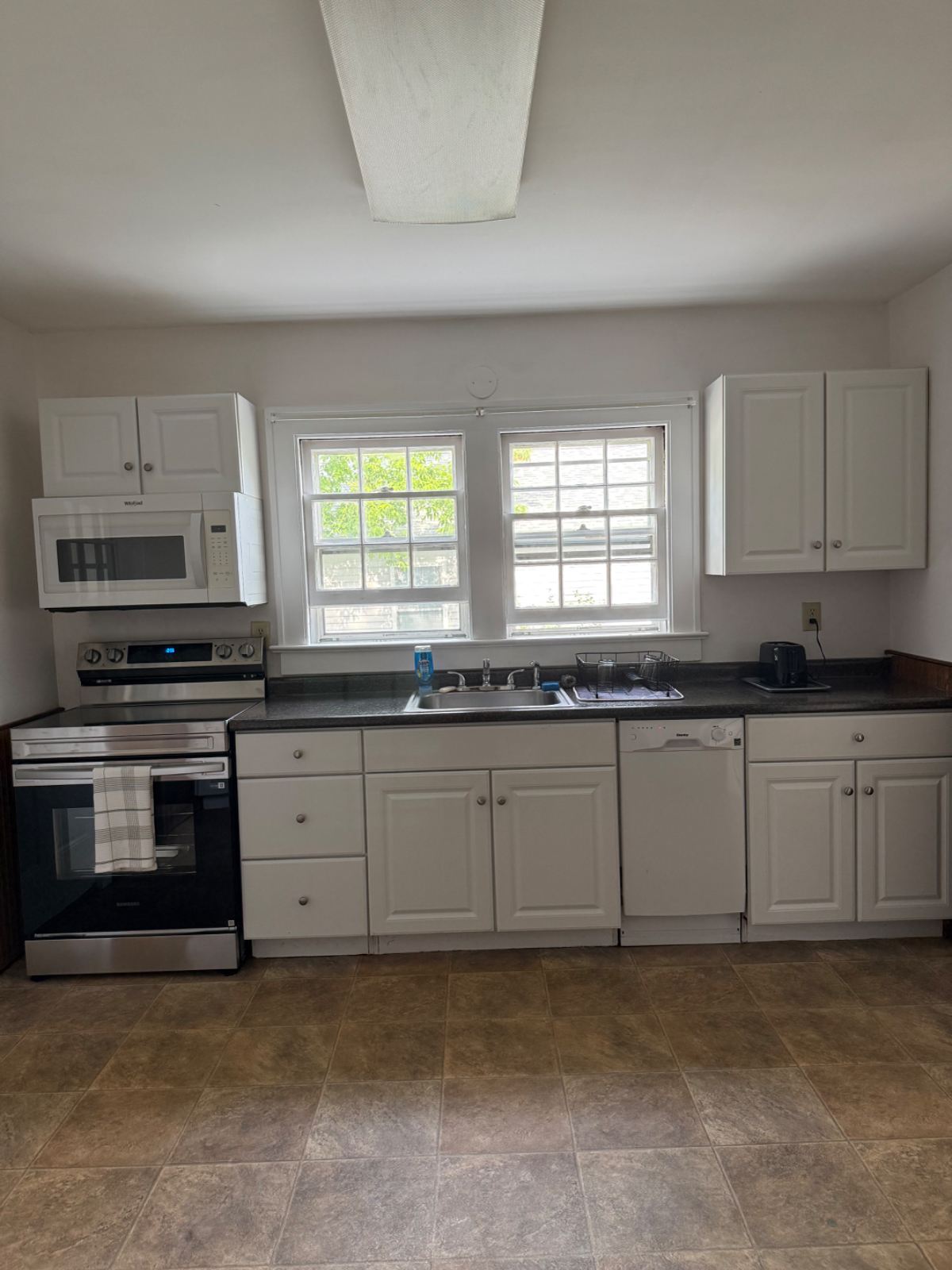 Super Cute 3-BR Home. Walk, Bike, or Drive to UVM and the Hospital - Photo 1