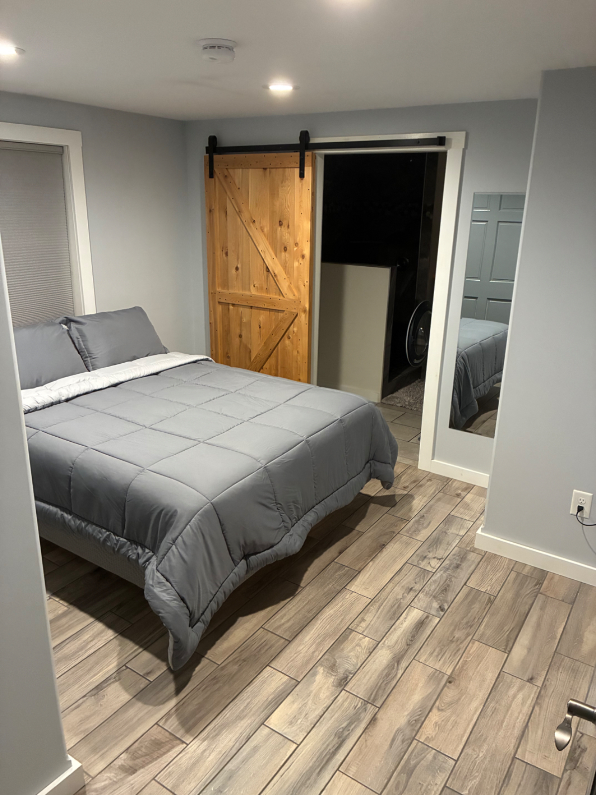 Spacious Modern Living In This Conveniently Located 1-Bdrm Apartment - Photo 4
