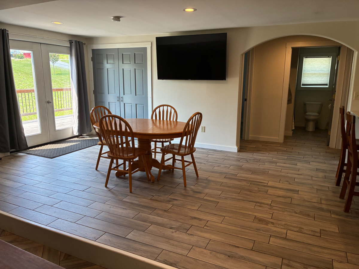 Spacious Modern Living In This Conveniently Located 1-Bdrm Apartment - Photo 2