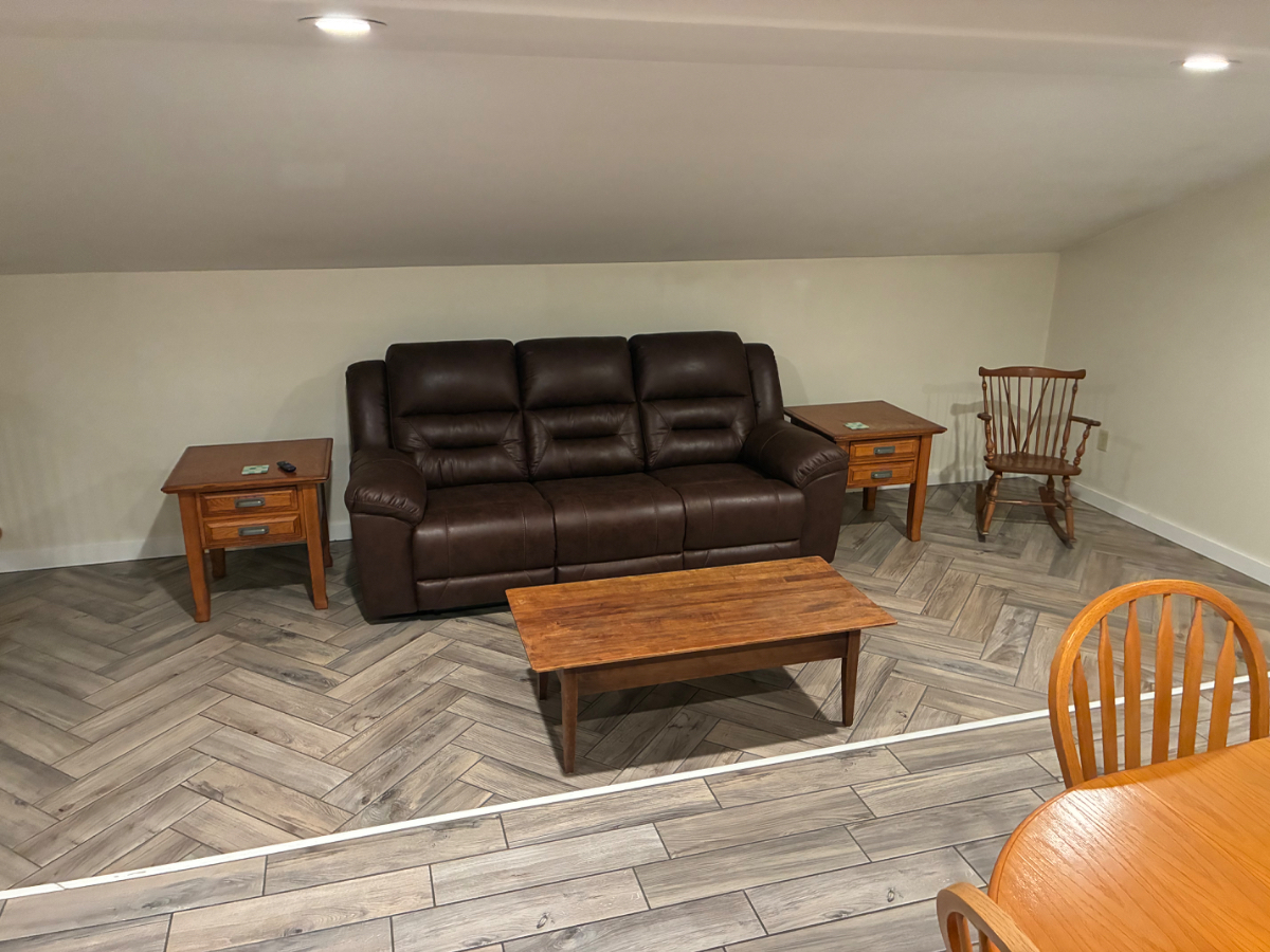 Spacious Modern Living In This Conveniently Located 1-Bdrm Apartment - Photo 3