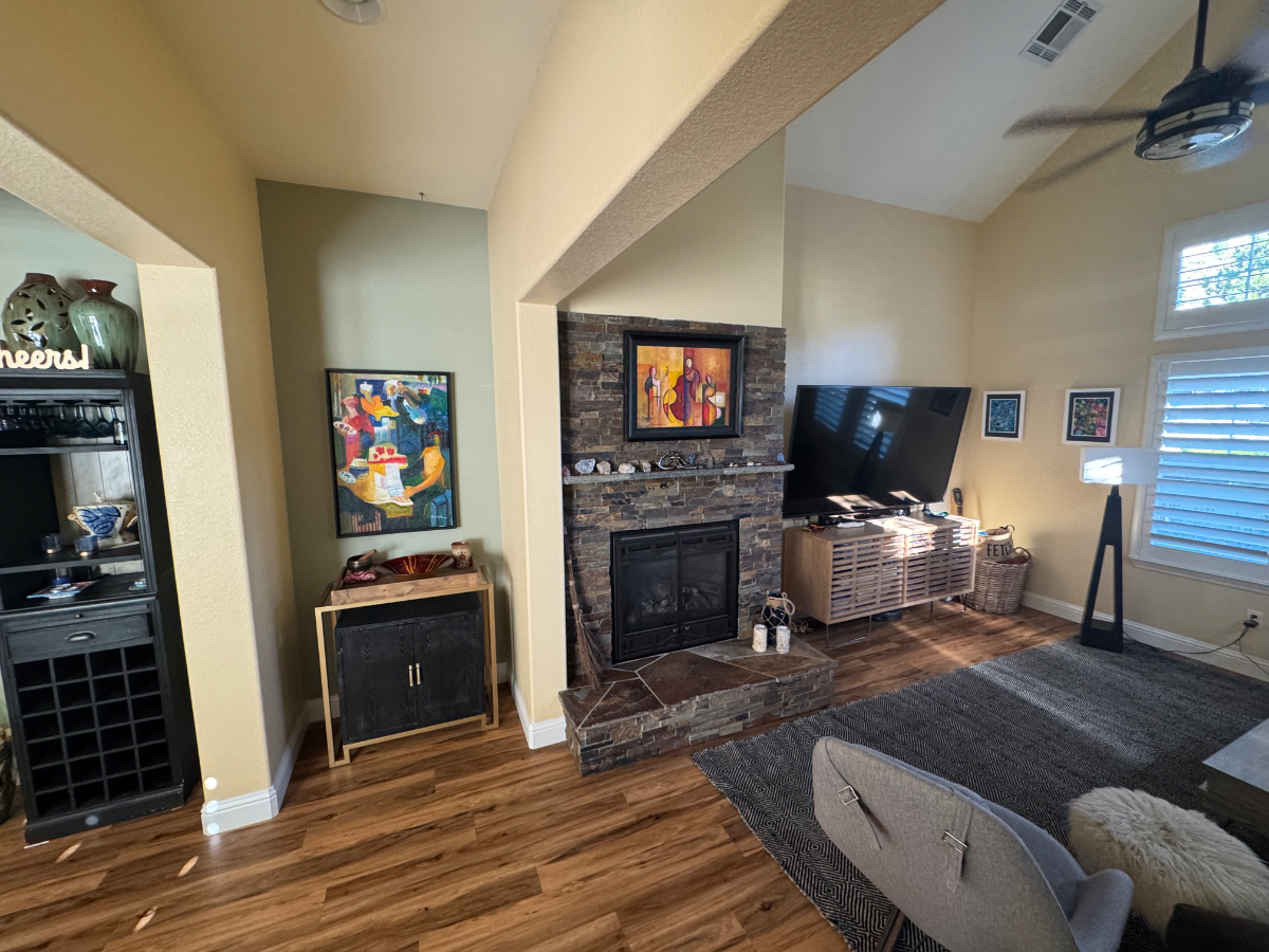 Spacious 3 Bedroom Home Near Renown Regional Medical Center With Pool, Golf, And Gym Access - Photo 6