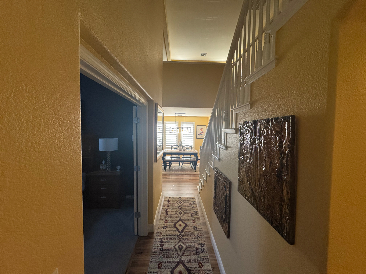 Spacious 3 Bedroom Home Near Renown Regional Medical Center With Pool, Golf, And Gym Access - Photo 7