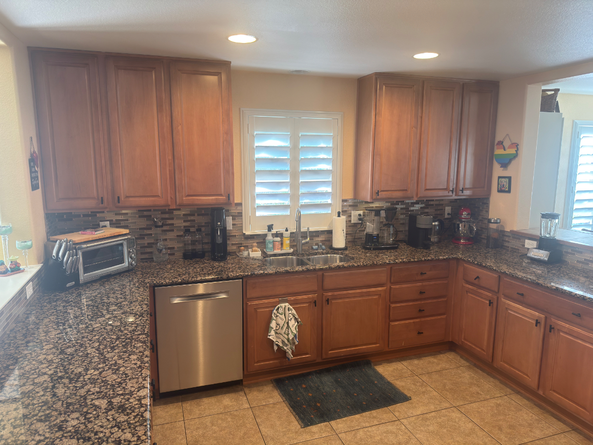 Spacious 3 Bedroom Home Near Renown Regional Medical Center With Pool, Golf, And Gym Access - Photo 11