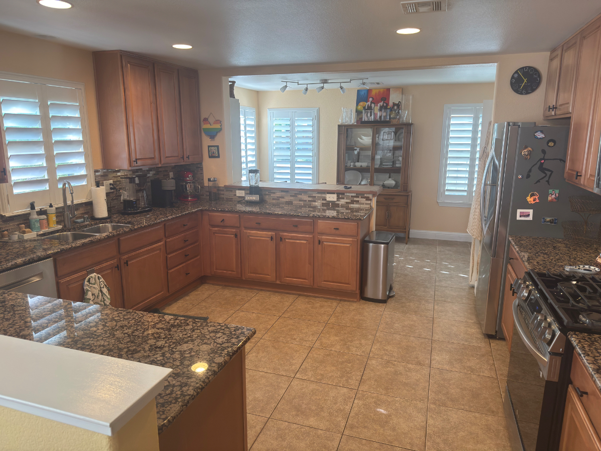 Spacious 3 Bedroom Home Near Renown Regional Medical Center With Pool, Golf, And Gym Access - Photo 12