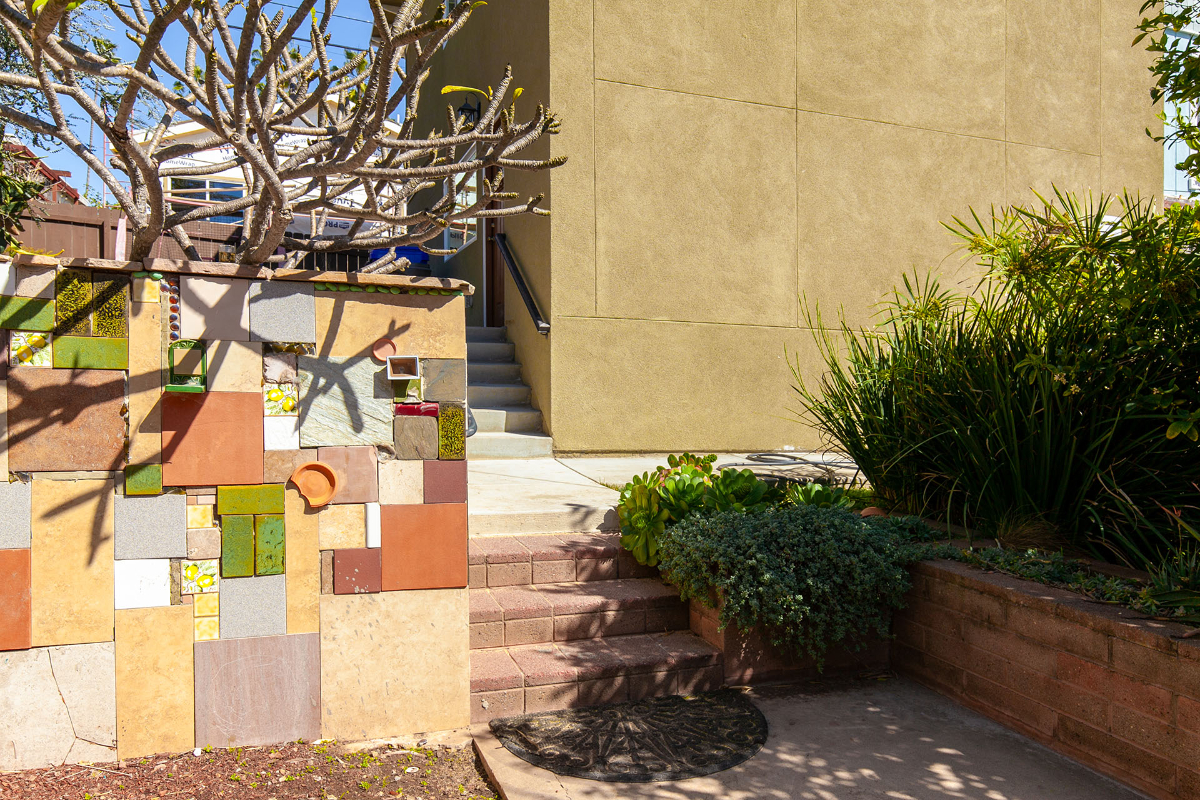 Your quiet retreat just minutes from San Diego's top hospitals - Photo 4