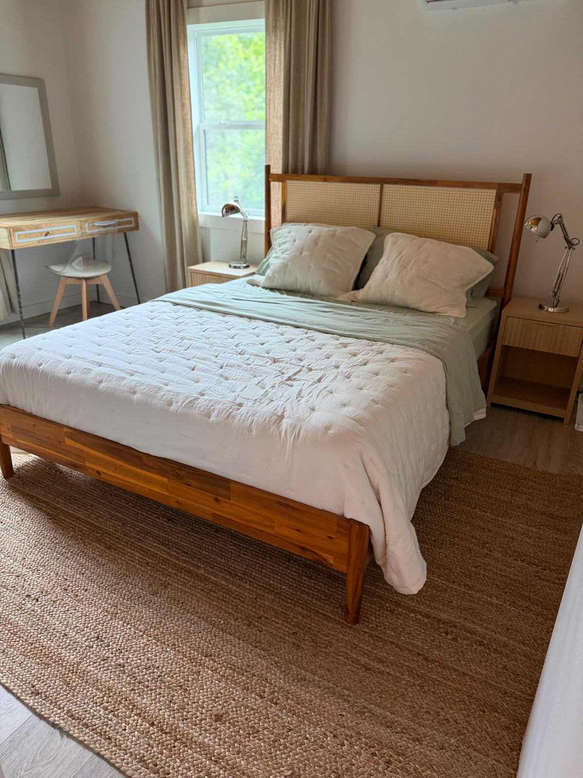 Gorgeous, Cozy & Quiet - Photo 2