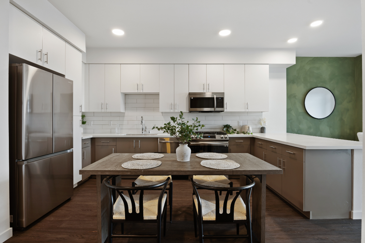 2BR near Kaiser & CHLA, King + Queen, Parking - Photo 4