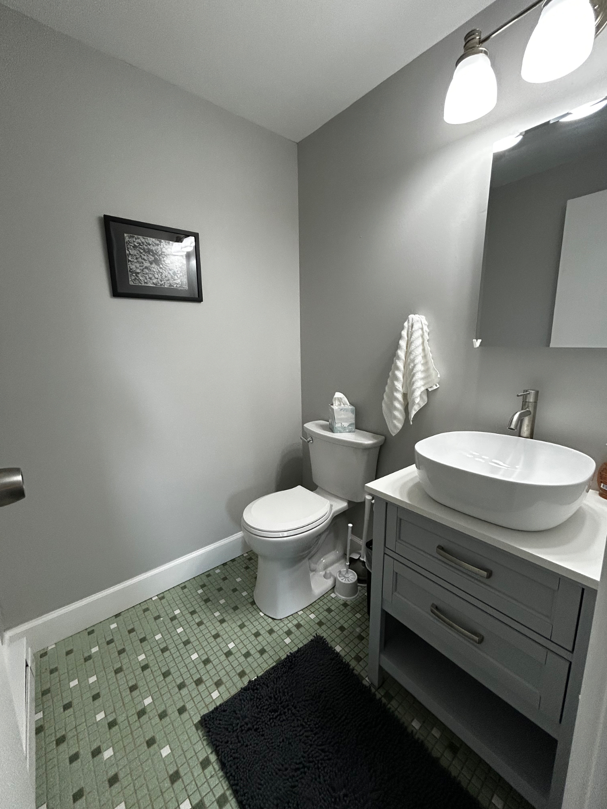 Fully renovated condo - Photo 7