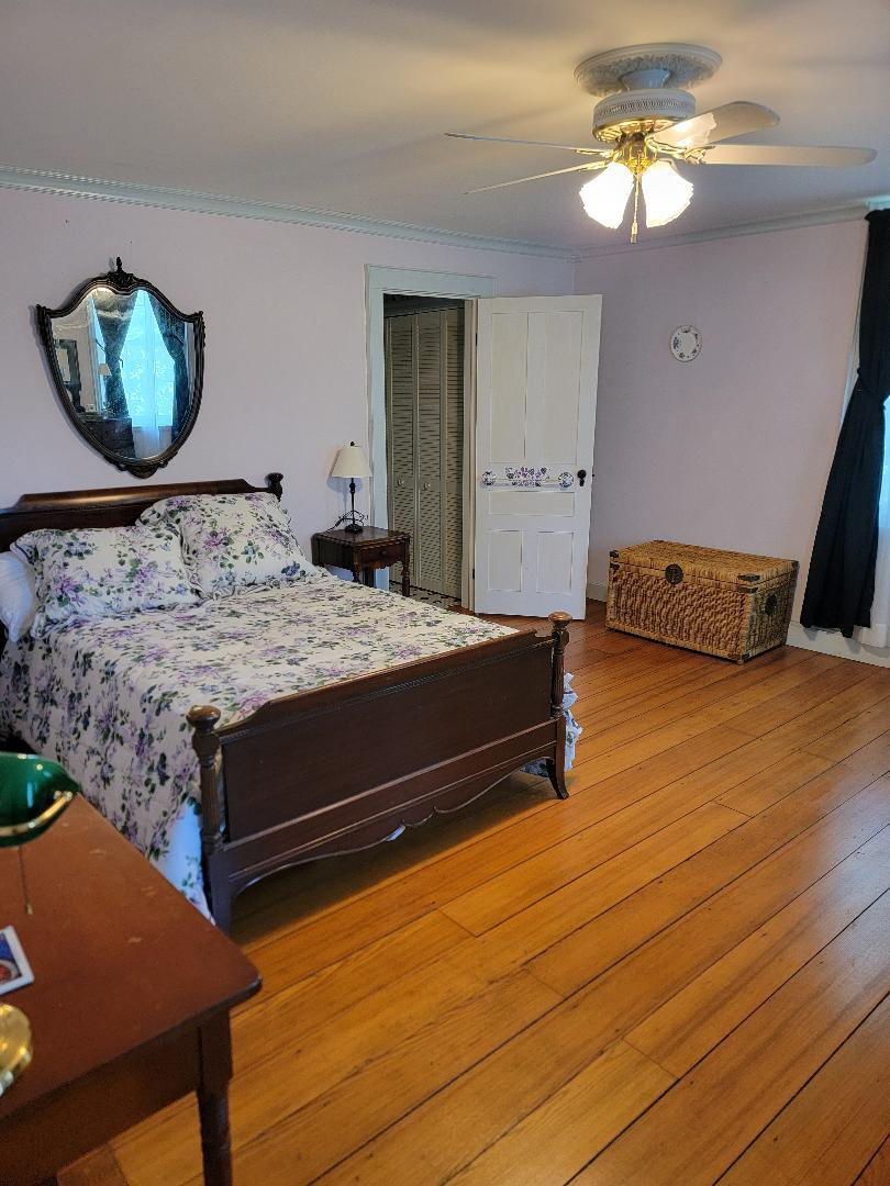 Quiet, Historic Home Offering Two Private Bedroom Suites - Photo 3