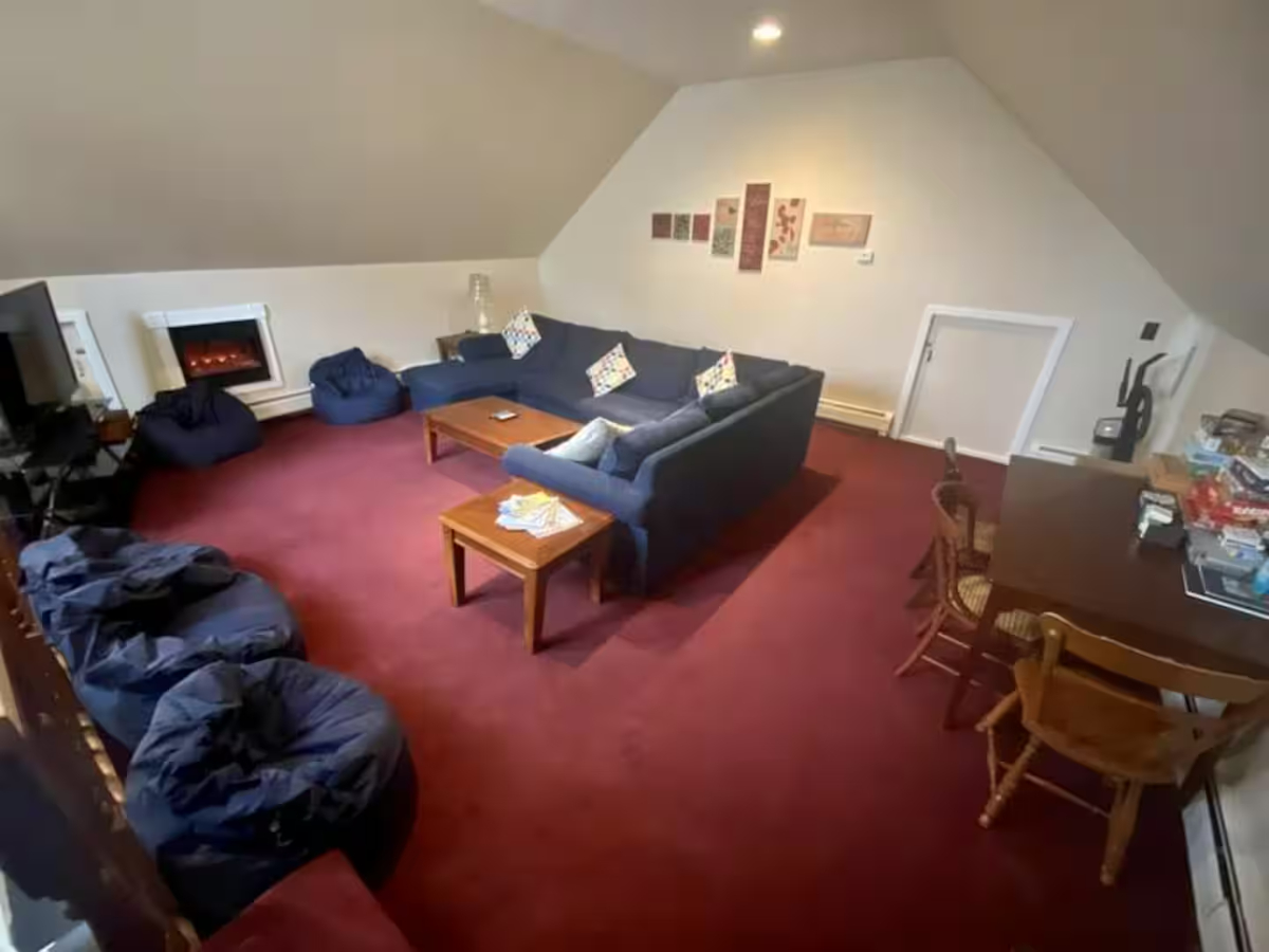 Spacious 5BR Mountain Retreat Near Okemo | Sleeps 12 | Game Loft - Photo 5