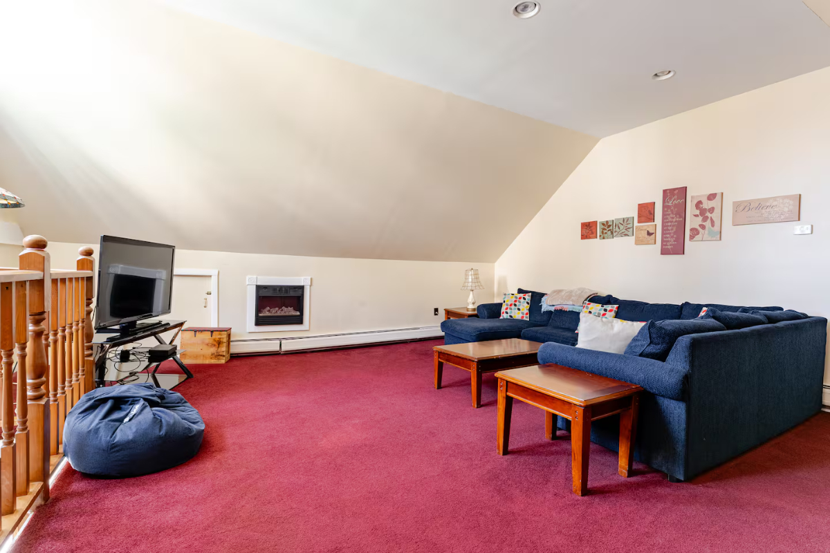 Spacious 5BR Mountain Retreat Near Okemo | Sleeps 12 | Game Loft - Photo 6