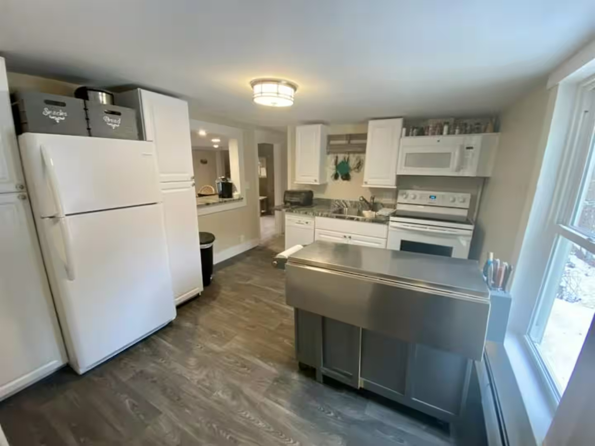 Spacious 5BR Mountain Retreat Near Okemo | Sleeps 12 | Game Loft - Photo 10