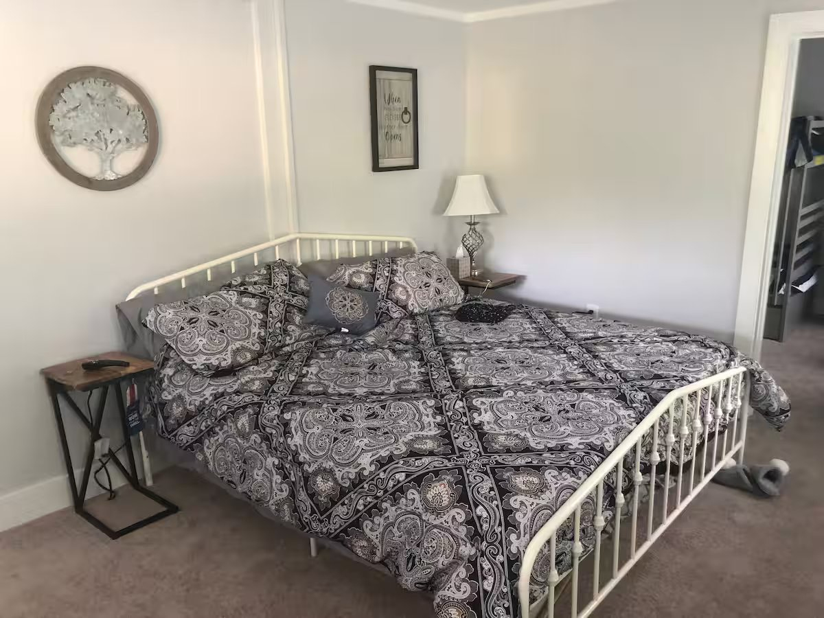 Spacious 5BR Mountain Retreat Near Okemo | Sleeps 12 | Game Loft - Photo 9