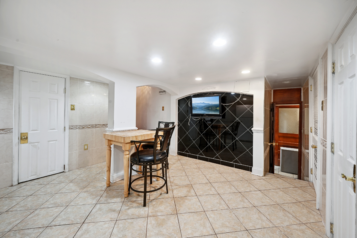 4221 16th Street, NW, Washington DC-1 Bedroom, 1.5 Bath Basement Apartment-Majestic Washington Grand - Photo 11