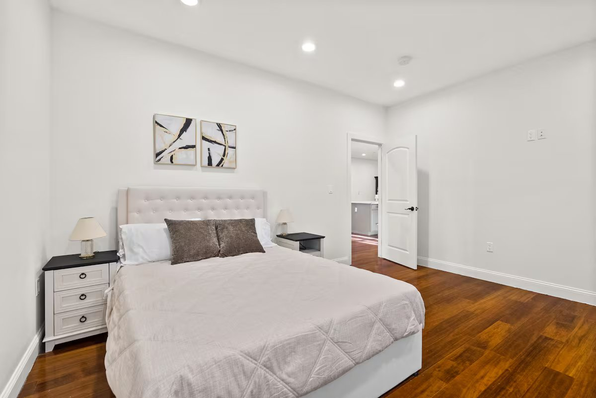 Luxury Family |8BR/7Bath| 2-Car garage - Photo 10
