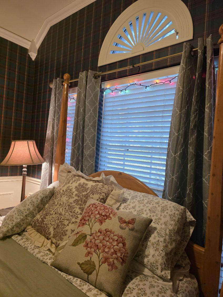 Charming Furnished Room with Private Bath,... - Photo 3