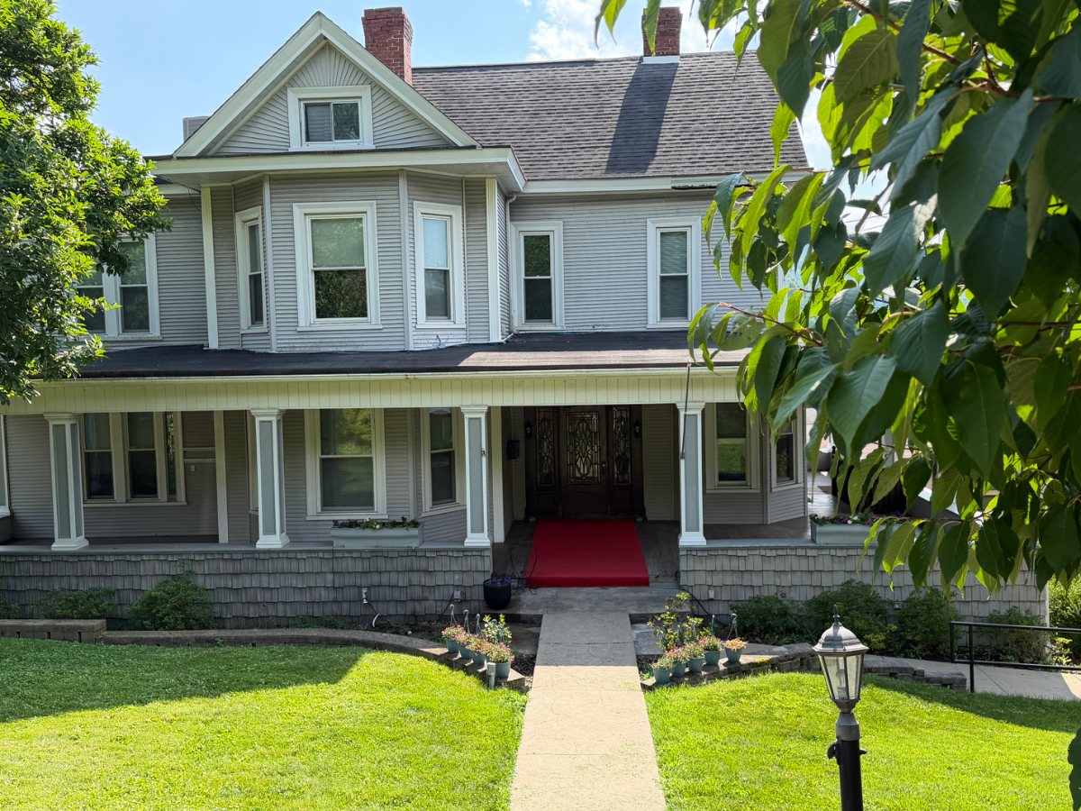 Large Elegant 4/5 Bed 4 level house with yard - Photo 2
