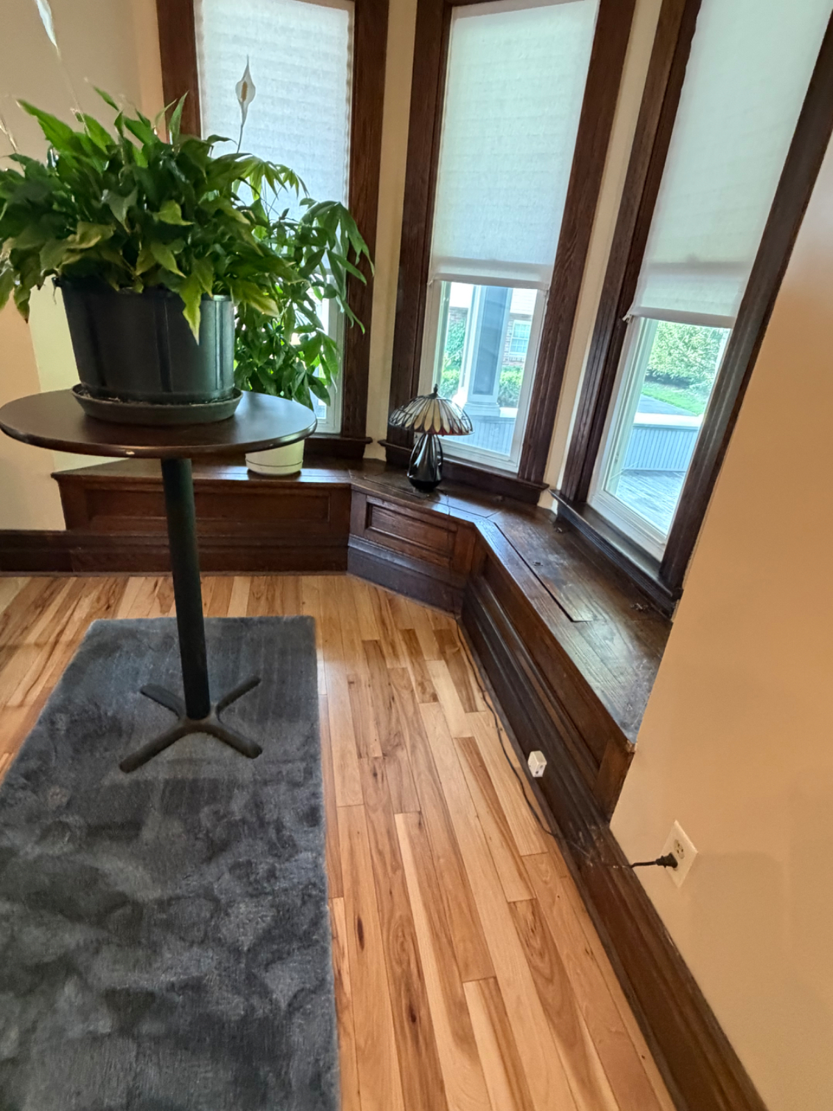Large Elegant 4/5 Bed 4 level house with yard - Photo 1