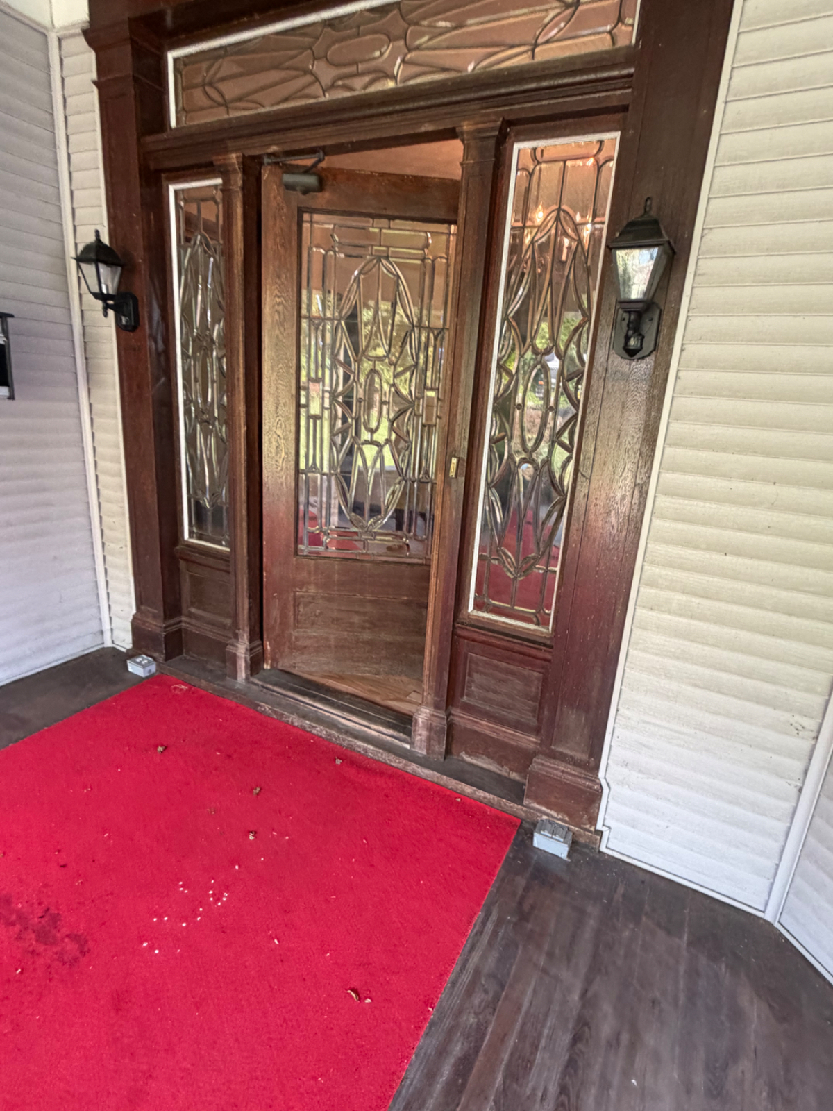 Large Elegant 4/5 Bed 4 level house with yard - Photo 3