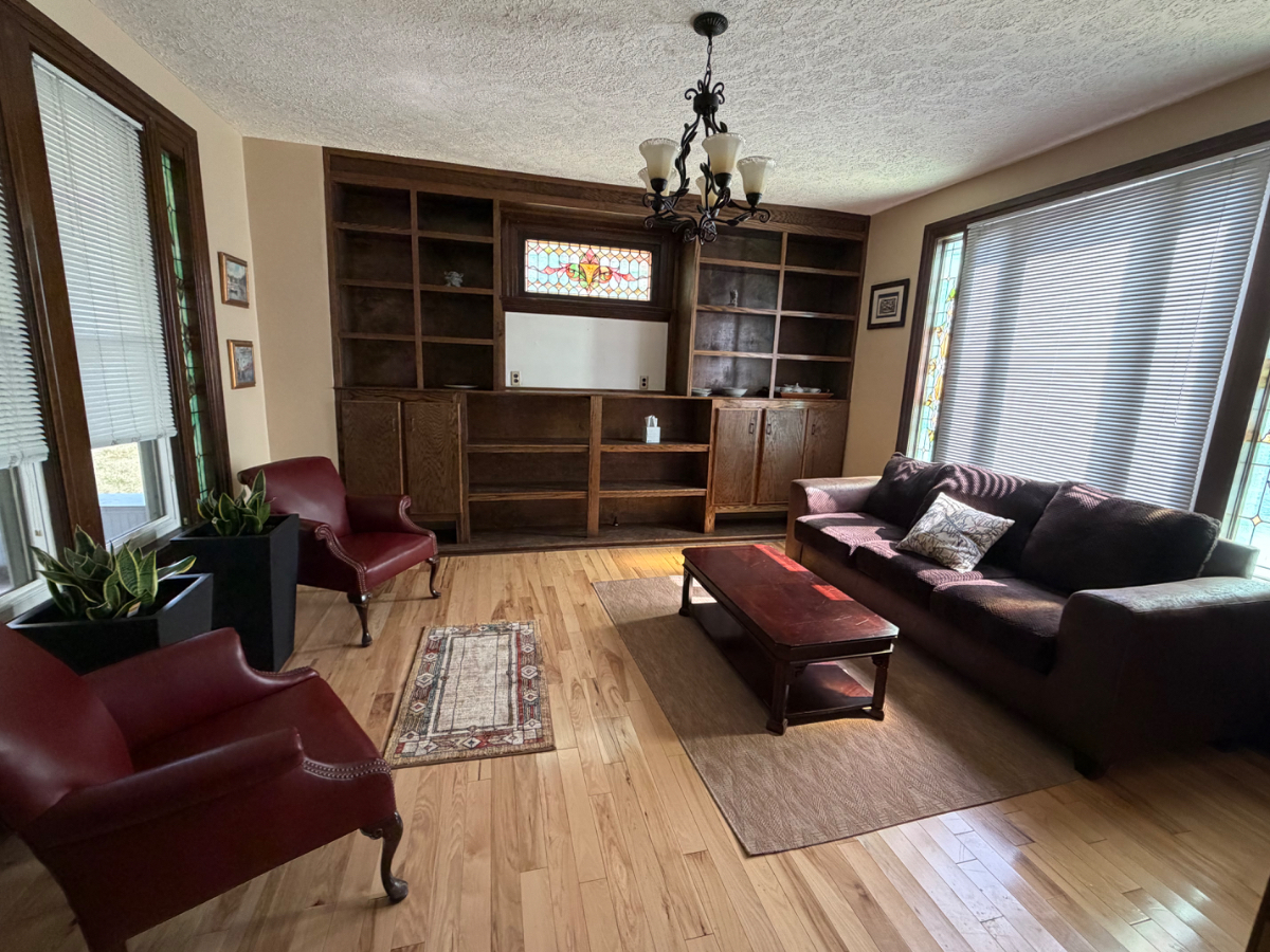 Large Elegant 4/5 Bed 4 level house with yard - Photo 4