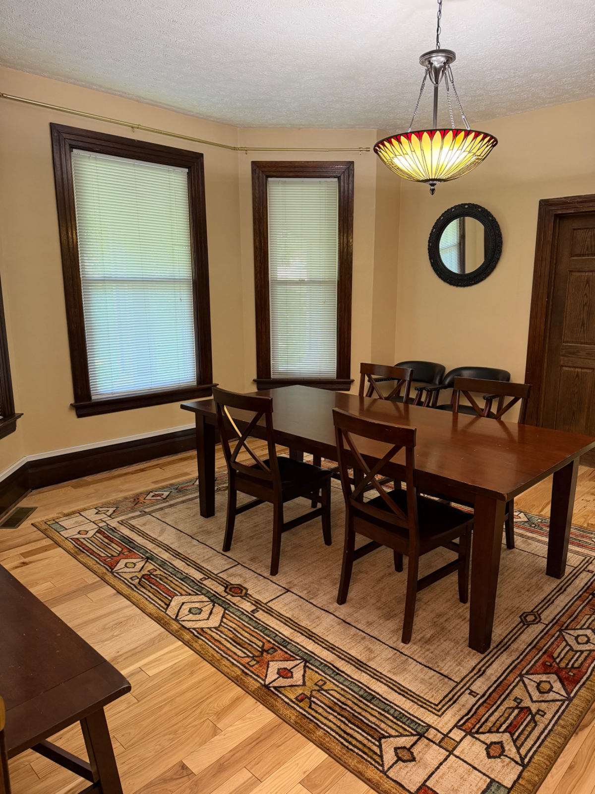Large Elegant 4/5 Bed 4 level house with yard - Photo 6