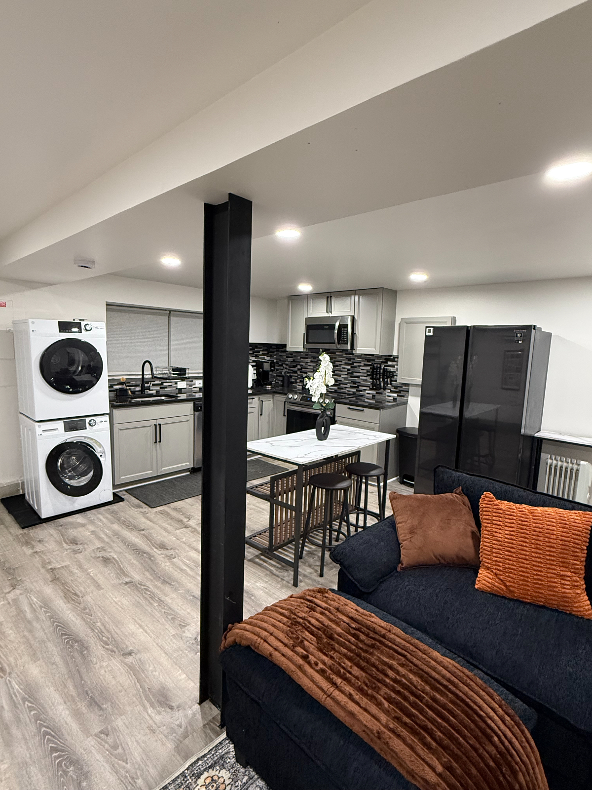 Available Oct. 1 | Walk to major hospitals| Parking & Utilities Included - Photo 4