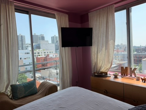Bright Penthouse - private deck, dedicated office, 6 train on the corner) - Photo 6