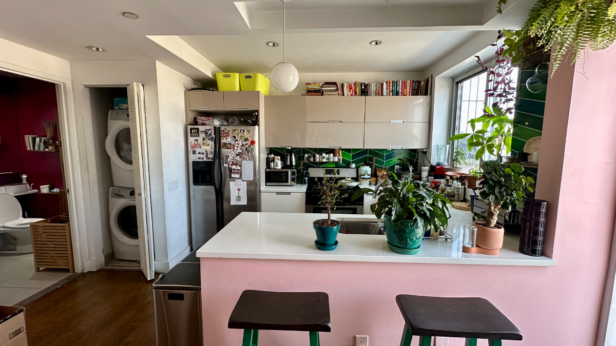 Bright Penthouse - private deck, dedicated office, 6 train on the corner) - Photo 12