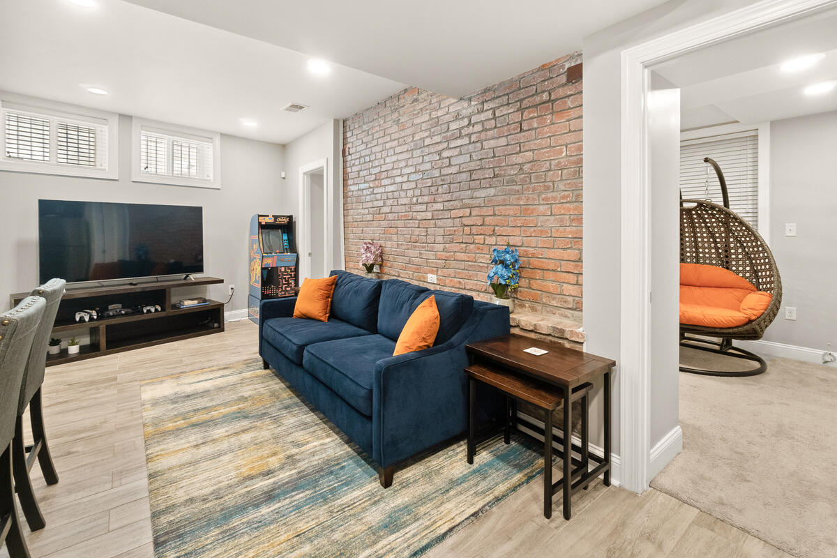 Stylish 2 bedroom apt near Gallaudet/Union Market - Photo 6