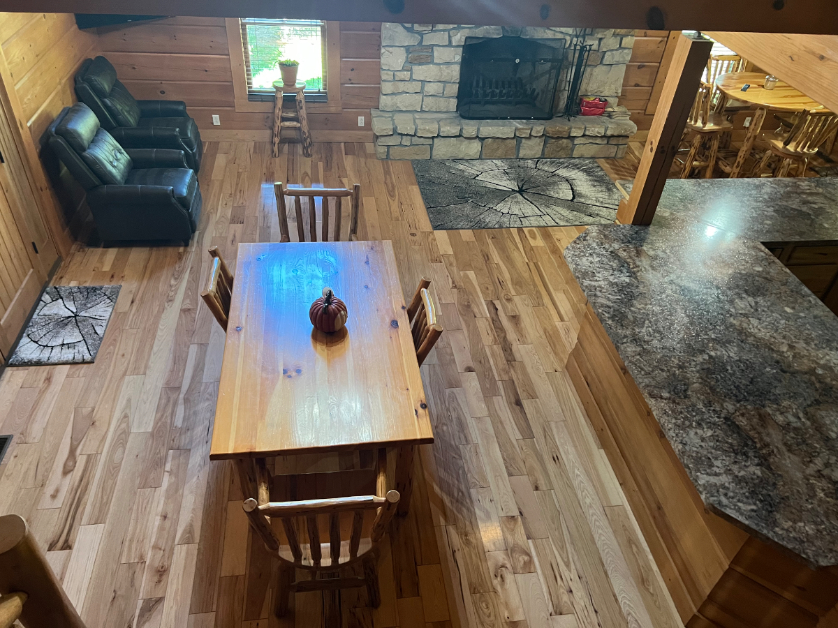 Willow Cabin is a luxury all-wood cabin with 3 bedrooms and 2.5 baths. - Photo 5