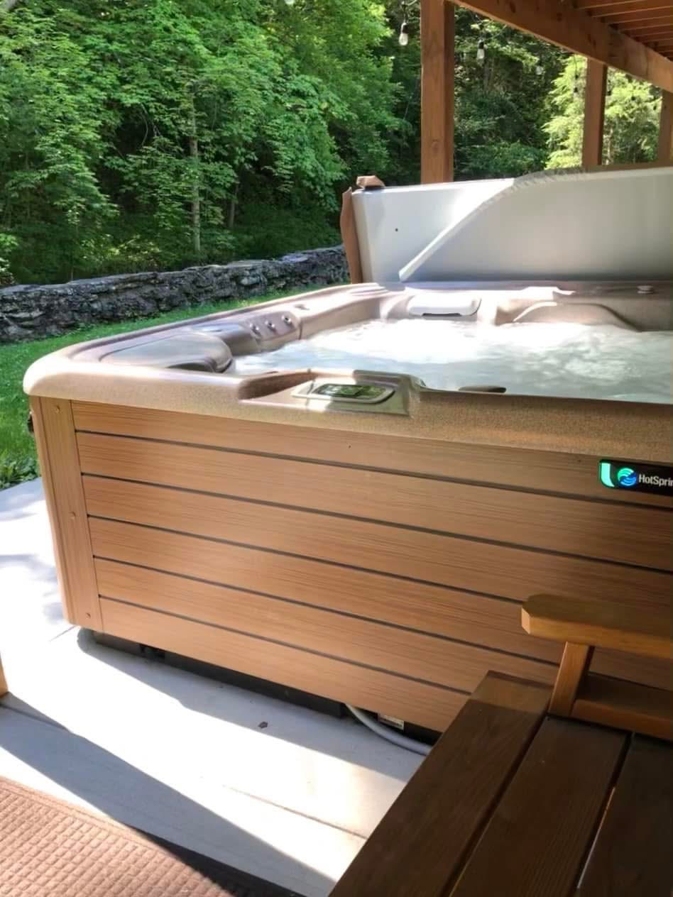 Willow Cabin is a luxury all-wood cabin with 3 bedrooms and 2.5 baths. - Photo 7