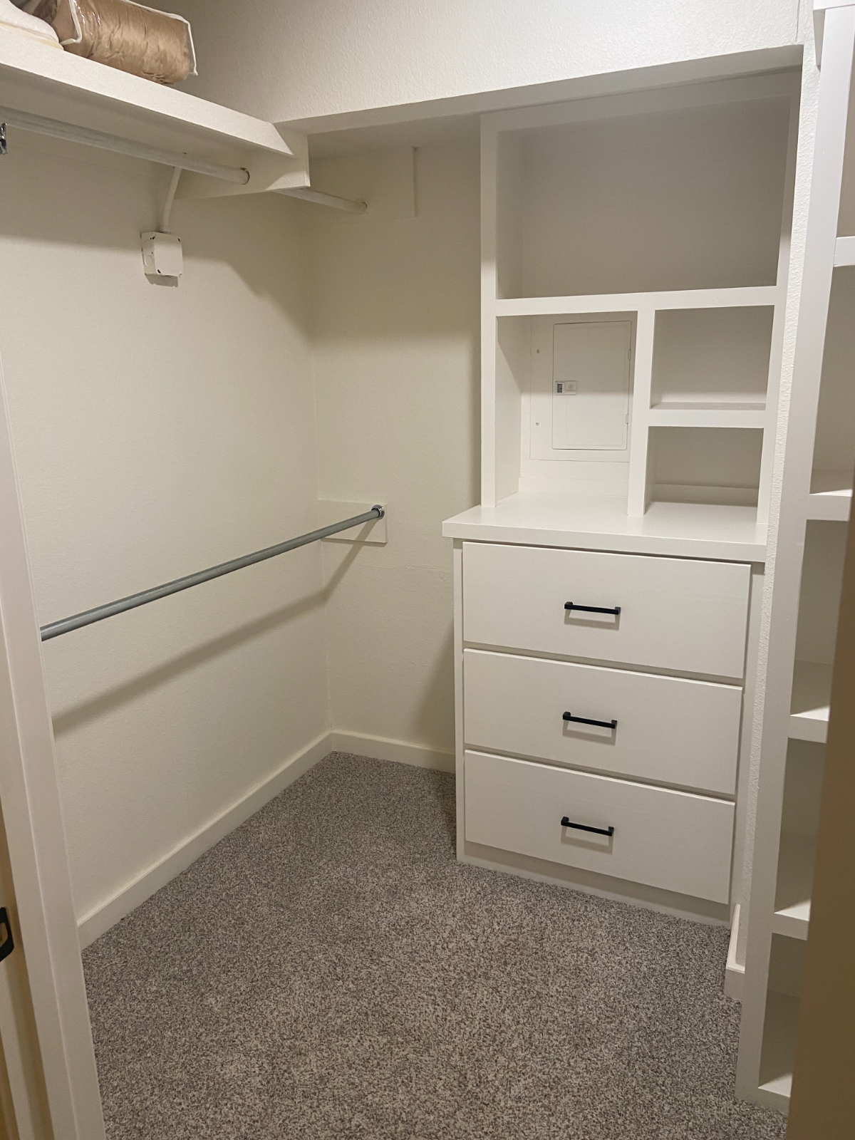 Cozy, Fully Equipped Efficiency Studio | Dedicated Workspace | Pets Welcome | Minutes to WTAMU & Hos - Photo 9