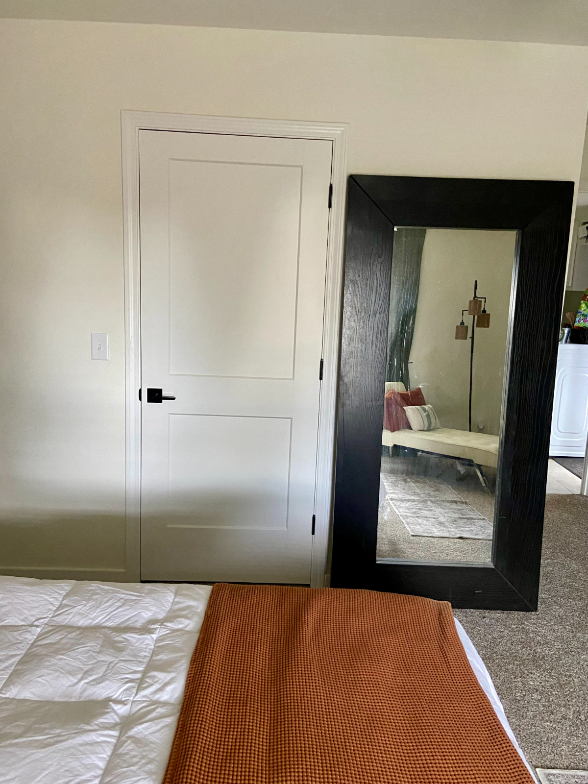 Cozy, Fully Equipped Efficiency Studio | Dedicated Workspace | Pets Welcome | Minutes to WTAMU & Hos - Photo 8